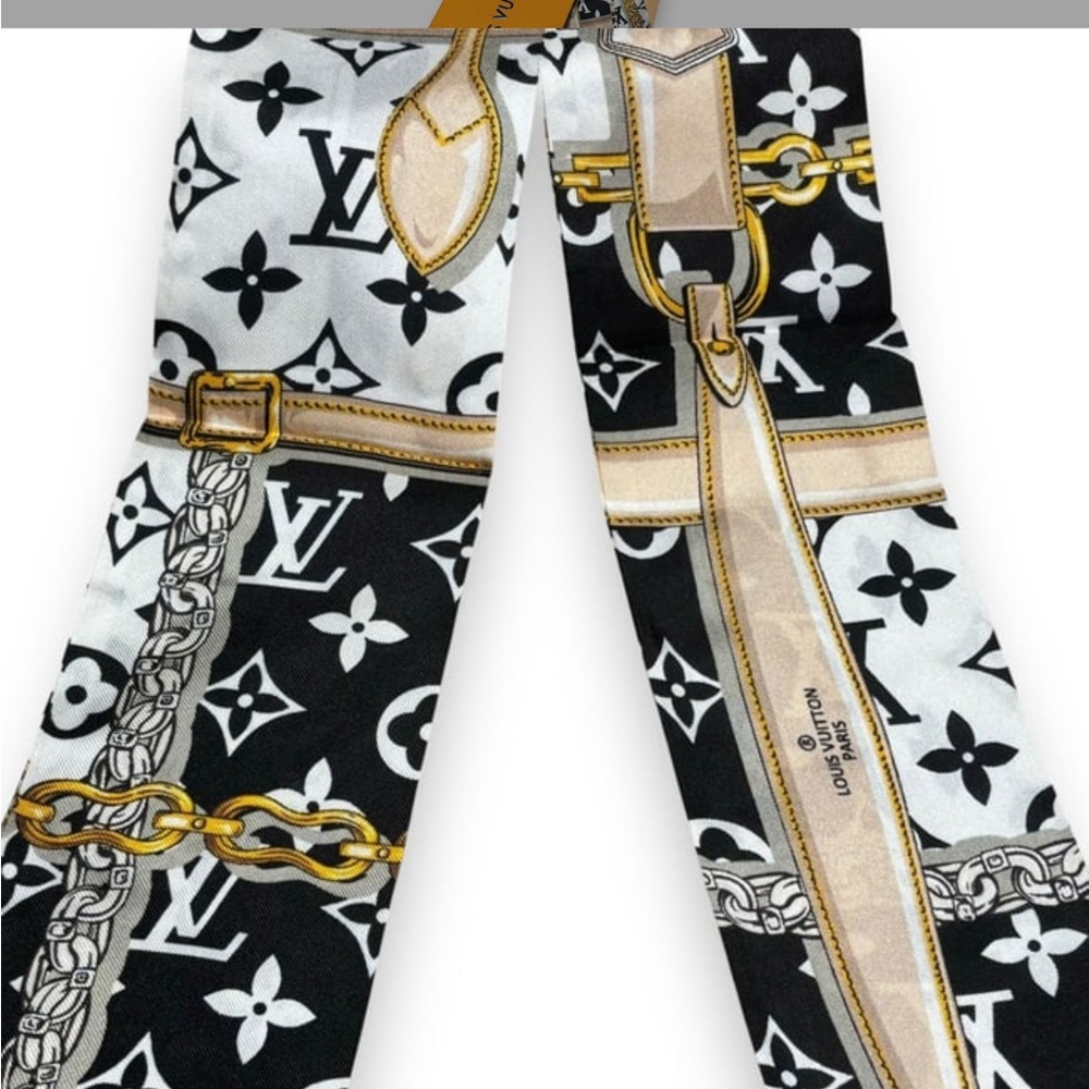 Louis Vuitton Silk Monogram Confidential Bandeau
Black Scarf - Picture 5 of 11